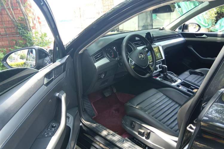 Used Volkswagen Magotan 2019 280TSI DSG Leading Model China V Standard Driver Seat
