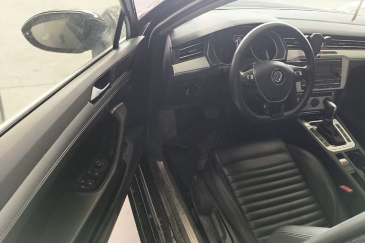 Used Volkswagen Magotan 2019 280TSI DSG Comfort Model China VI Standard Driver Seat