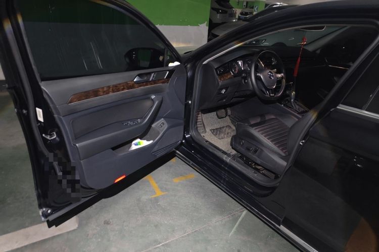 Used Volkswagen Magotan 2019 330TSI DSG Luxury Model China V Standard Driver Seat