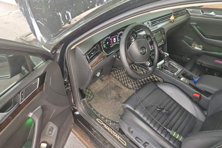 Used Volkswagen Magotan 2019 330TSI DSG Luxury Version China VI Standard Driver Seat