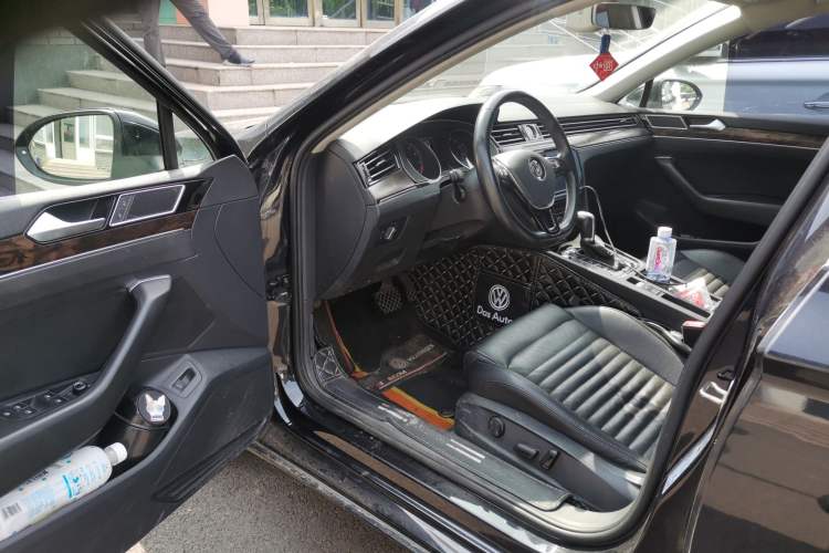 Used Volkswagen Magotan 2019 330TSI DSG Luxury Version China VI Standard Driver Seat