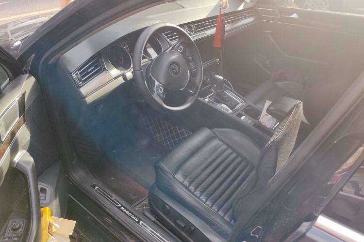 Used Volkswagen Magotan 2019 330TSI DSG Luxury Version China VI Standard Driver Seat