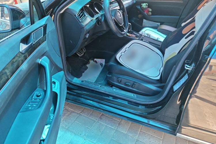 Used Volkswagen Magotan 2019 330TSI DSG Luxury Version China VI Standard Driver Seat