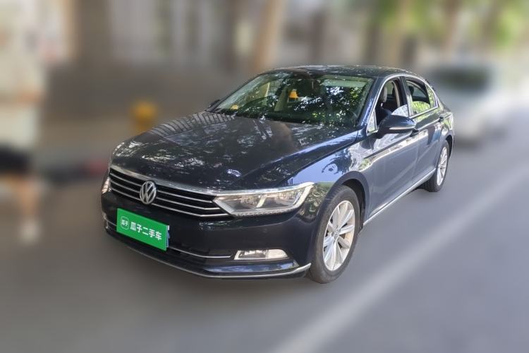 Used Volkswagen Magotan 2019 330TSI DSG Leading Model China VI Standard Guazi used car, China used car export, Used car for sale, Used  cars, Cheapest cars for sale