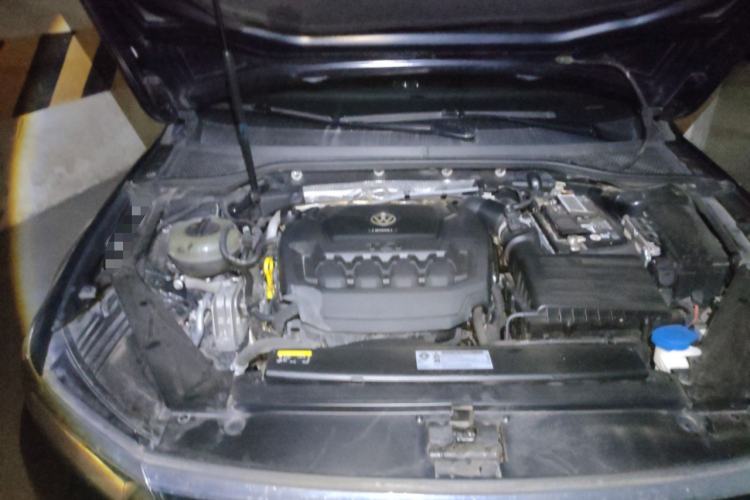 Used Volkswagen Magotan 2019 330TSI DSG Leading Edition China V Standard Engine Bay