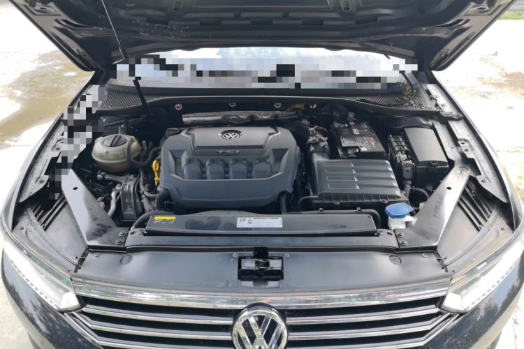 Used Volkswagen Magotan 2019 330TSI DSG Luxury Model China V Standard Engine Bay