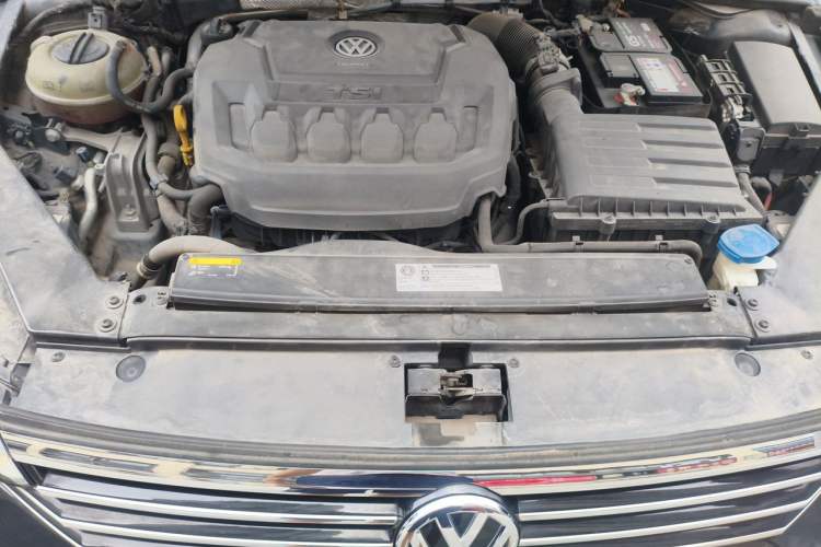 Used Volkswagen Magotan 2019 330TSI DSG Leading Edition China V Standard Engine Bay