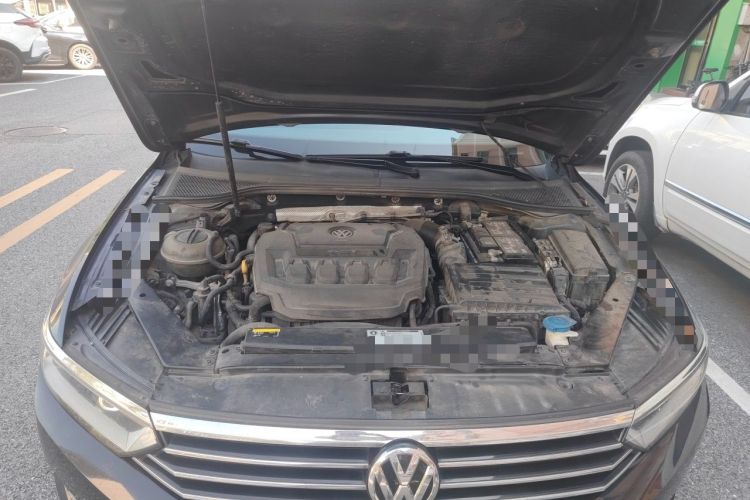 Used Volkswagen Magotan 2019 330TSI DSG Luxury Model China V Standard Engine Bay