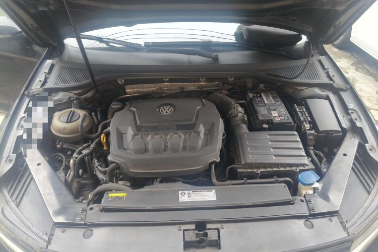 Used Volkswagen Magotan 2019 330TSI DSG Luxury Model China V Standard Engine Bay