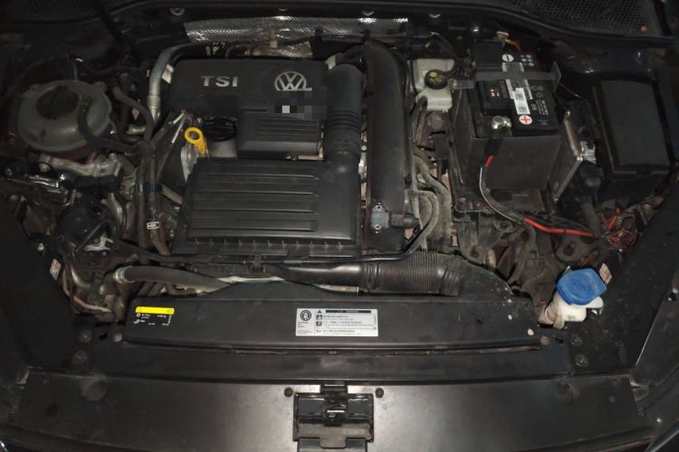 Used Volkswagen Magotan 2019 280TSI DSG Comfort Model China VI Standard Engine Bay