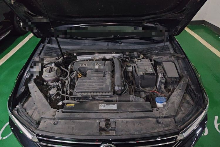 Used Volkswagen Magotan 2019 280TSI DSG Comfort Model China VI Standard Engine Bay