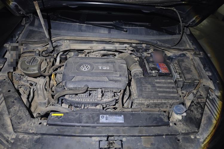 Used Volkswagen Magotan 2019 380TSI DSG Luxury Version China VI Standard Engine Bay