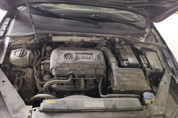 Used Volkswagen Magotan 2019 380TSI DSG Luxury Model China V Standard Engine Bay