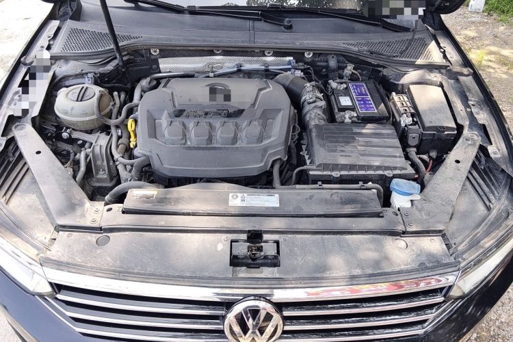 Used Volkswagen Magotan 2019 330TSI DSG Leading Edition China V Standard Engine Bay