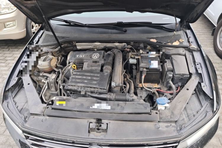Used Volkswagen Magotan 2019 280TSI DSG Comfort Model China V Standard Engine Bay