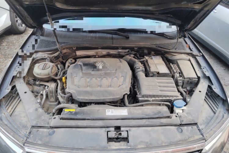 Used Volkswagen Magotan 2019 330TSI DSG Luxury Model China V Standard Engine Bay