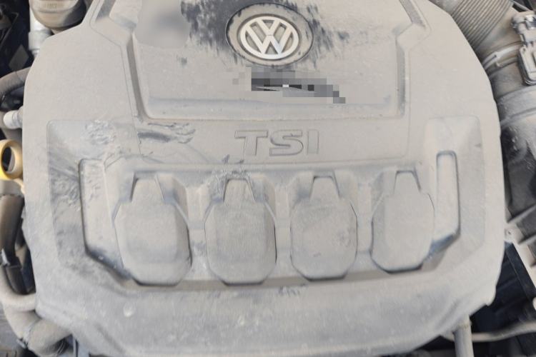 Used Volkswagen Magotan 2019 330TSI DSG Luxury Version China VI Standard Engine Bay