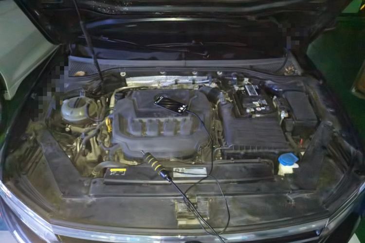 Used Volkswagen Magotan 2019 330TSI DSG Luxury Version China VI Standard Engine Bay