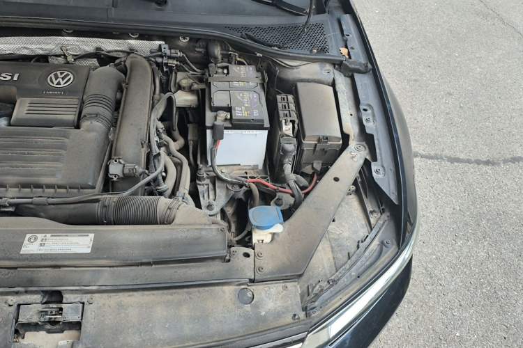 Used Volkswagen Magotan 2019 280TSI DSG Comfort Model China VI Standard Engine Bay Left