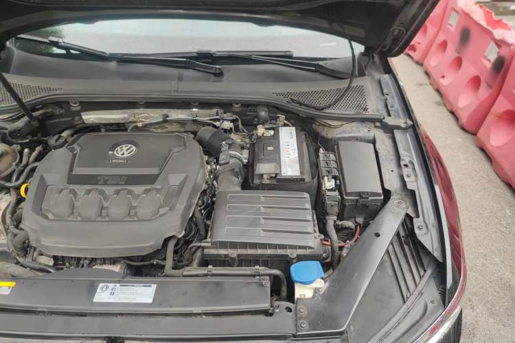 Used Volkswagen Magotan 2019 330TSI DSG Leading Edition China V Standard Engine Bay Left
