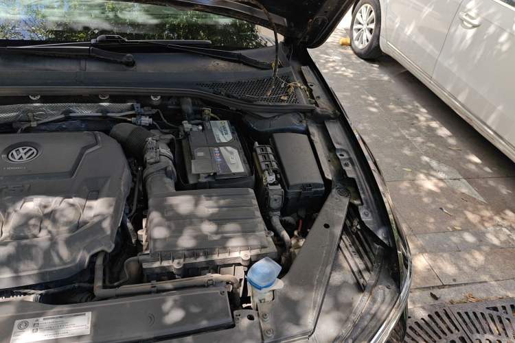Used Volkswagen Magotan 2019 330TSI DSG Luxury Version China VI Standard Engine Bay Left