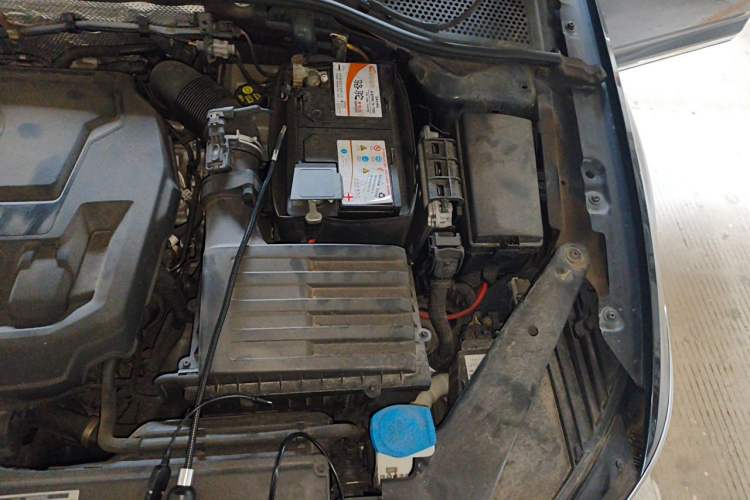 Used Volkswagen Magotan 2019 330TSI DSG Leading Model China VI Standard Engine Bay Left