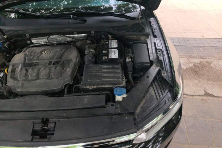 Used Volkswagen Magotan 2019 330TSI DSG Luxury Version China VI Standard Engine Bay Left