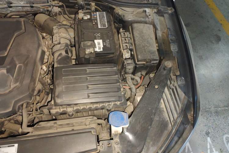 Used Volkswagen Magotan 2019 330TSI DSG Leading Model China VI Standard Engine Bay Left