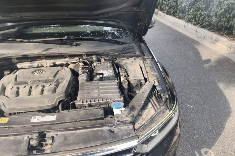 Used Volkswagen Magotan 2019 330TSI DSG Leading Edition China V Standard Engine Bay Left