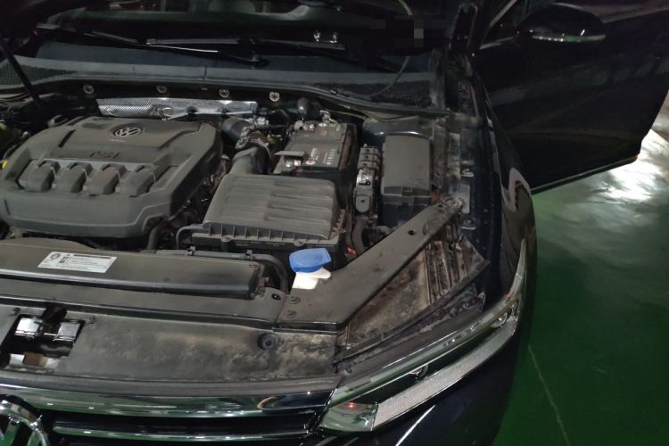 Used Volkswagen Magotan 2019 330TSI DSG Leading Edition China V Standard Engine Bay Left