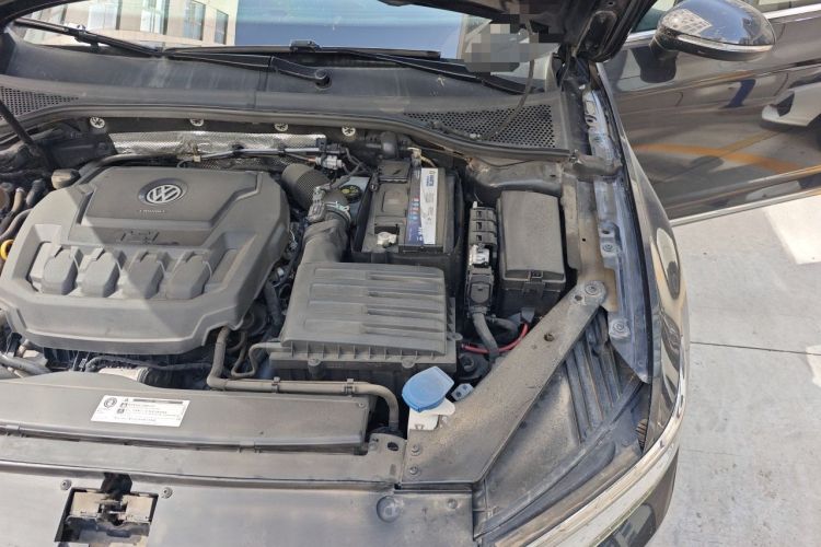 Used Volkswagen Magotan 2019 330TSI DSG Luxury Version China VI Standard Engine Bay Left