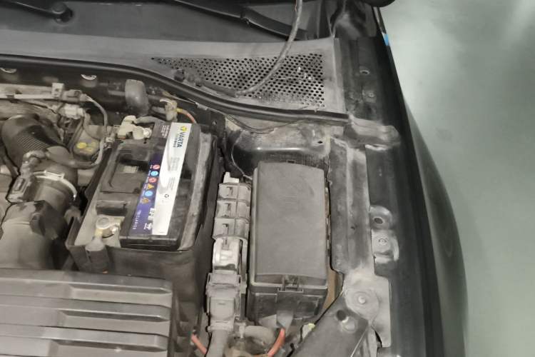 Used Volkswagen Magotan 2019 330TSI DSG Leading Model China VI Standard Engine Bay Left
