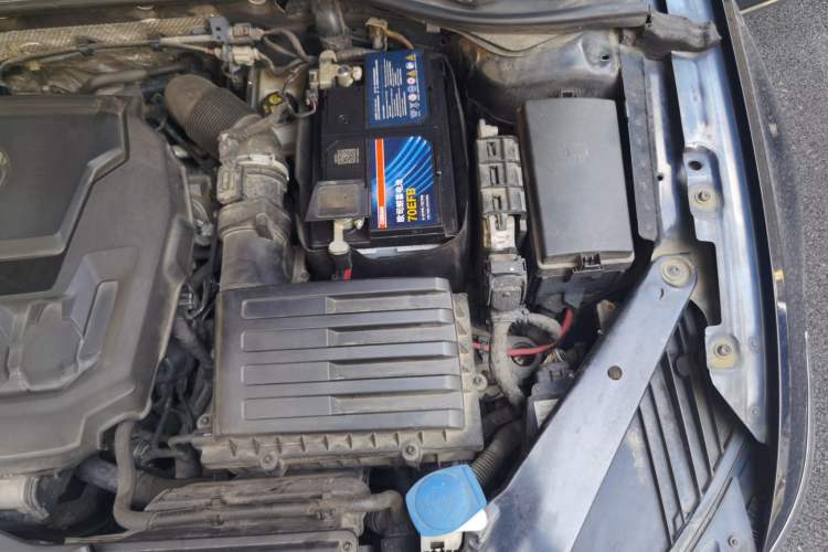 Used Volkswagen Magotan 2019 330TSI DSG Leading Model China VI Standard Engine Bay Left
