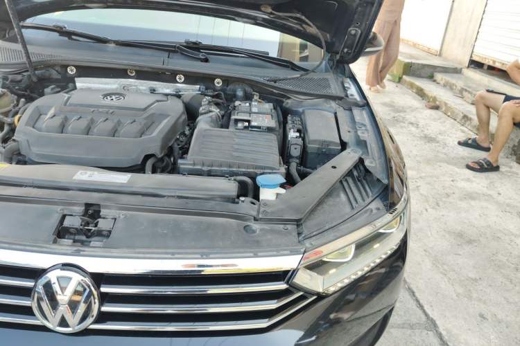 Used Volkswagen Magotan 2019 330TSI DSG Leading Edition China V Standard Engine Bay Left