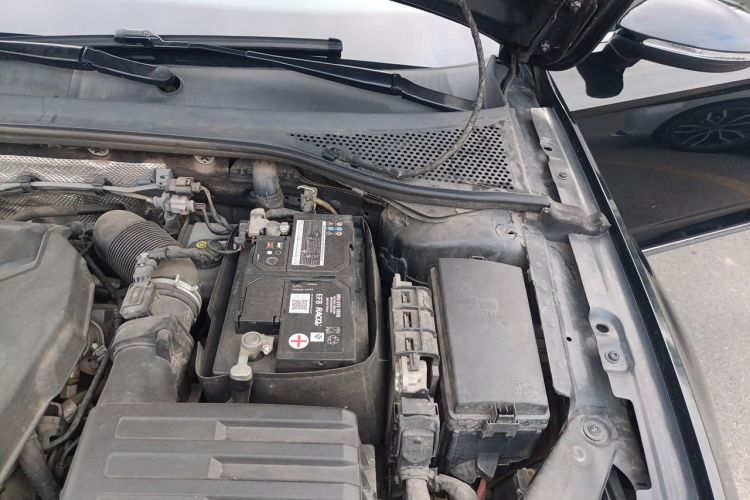 Used Volkswagen Magotan 2019 330TSI DSG Luxury Version China VI Standard Engine Bay Left