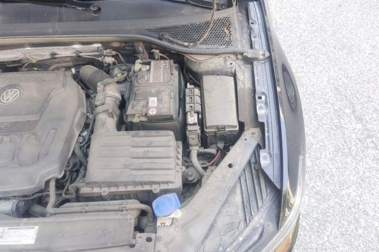 Used Volkswagen Magotan 2019 330TSI DSG Luxury Version China VI Standard Engine Bay Left