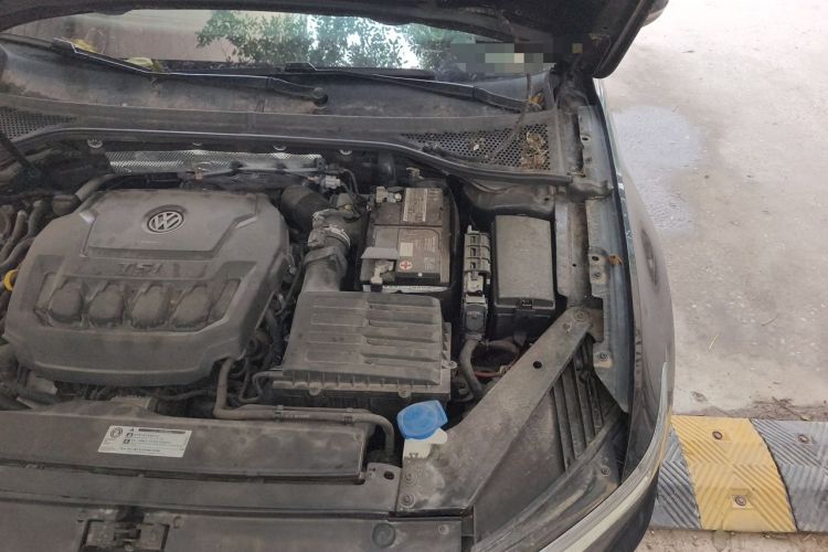 Used Volkswagen Magotan 2019 330TSI DSG Leading Model China VI Standard Engine Bay Left