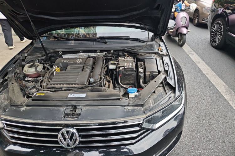 Used Volkswagen Magotan 2019 280TSI DSG Leading Model China VI Standard Engine Bay Left