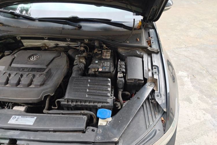 Used Volkswagen Magotan 2019 330TSI DSG Luxury Version China VI Standard Engine Bay Left