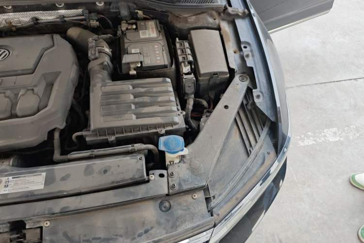 Used Volkswagen Magotan 2019 330TSI DSG Leading Model China VI Standard Engine Bay Left