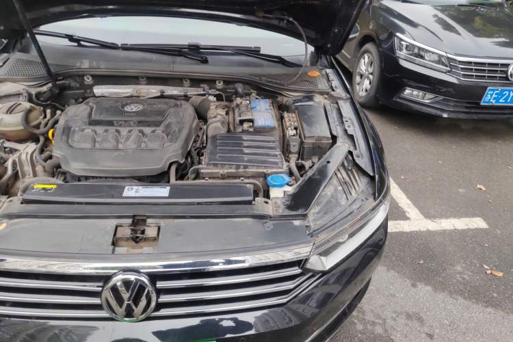 Used Volkswagen Magotan 2019 330TSI DSG Luxury Model China V Standard Engine Bay Left