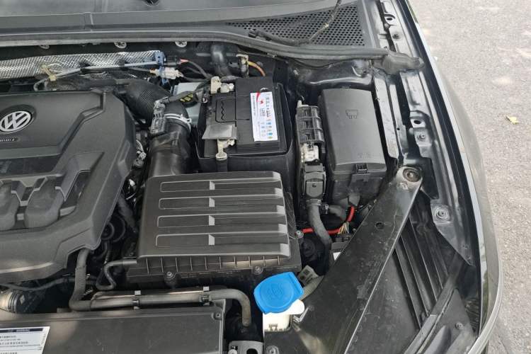 Used Volkswagen Magotan 2019 330TSI DSG Luxury Version China VI Standard Engine Bay Left