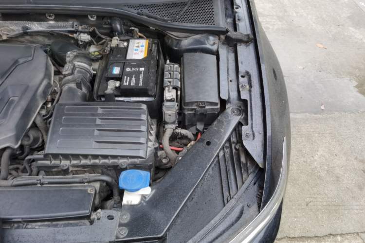 Used Volkswagen Magotan 2019 330TSI DSG Leading Edition China V Standard Engine Bay Left