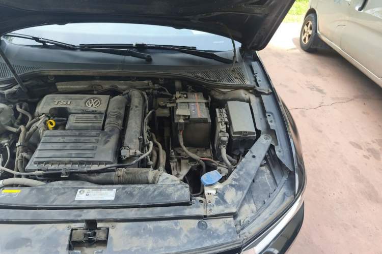 Used Volkswagen Magotan 2019 280TSI DSG Comfort Model China VI Standard Engine Bay Left