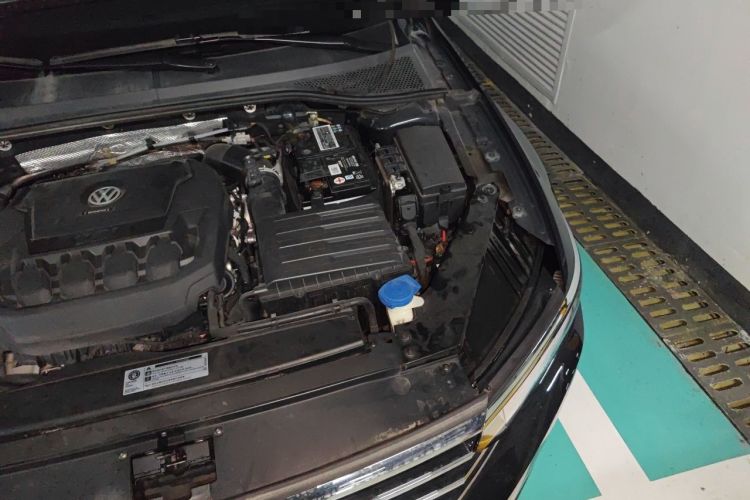 Used Volkswagen Magotan 2019 330TSI DSG Luxury Version China VI Standard Engine Bay Left