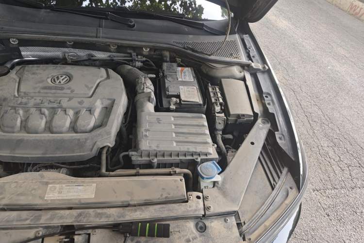Used Volkswagen Magotan 2019 330TSI DSG Luxury Version China VI Standard Engine Bay Left