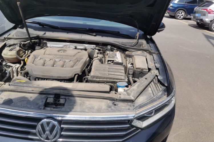 Used Volkswagen Magotan 2019 330TSI DSG Luxury Version China VI Standard Engine Bay Left