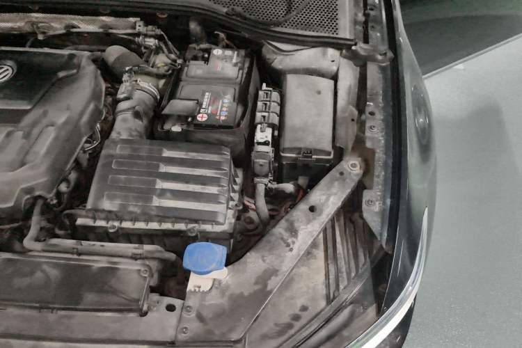 Used Volkswagen Magotan 2019 330TSI DSG Luxury Version China VI Standard Engine Bay Left