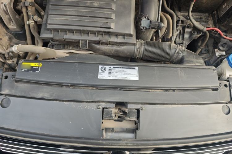 Used Volkswagen Magotan 2019 280TSI DSG Leading Model China V Standard Engine Bay