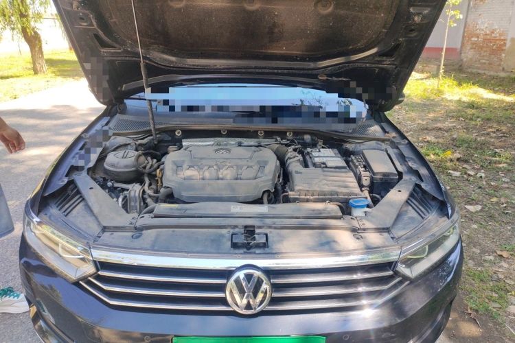 Used Volkswagen Magotan 2019 330TSI DSG Luxury Model China V Standard Engine Bay
